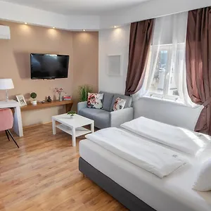 Premium Szervita Square Appartement Budapest