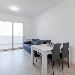 12° Piano Torre Diamante - 67 Appartamento